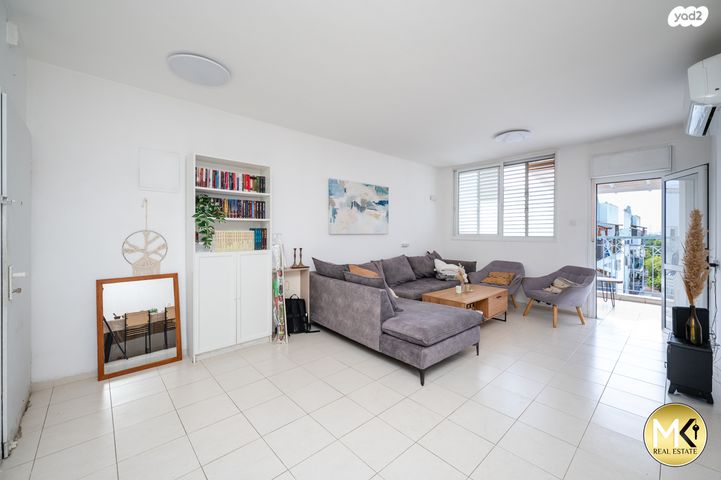 דירה, המסילה, פרדס חנה כרכור