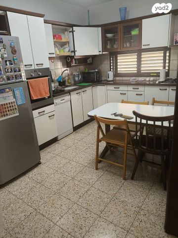 דירה, כפר סבא