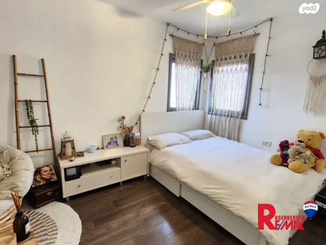 גג/ פנטהאוז, קדושי קהיר 26, נאות רחל, חולון