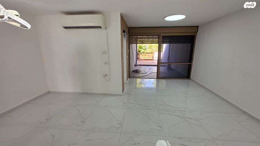 דירה, ששת הימים, הראשונים, שלומי