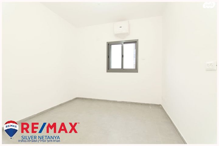 דירה, הרב נריה 3, קרית השרון, נתניה