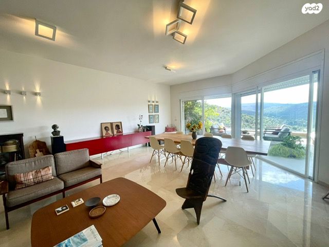 דו משפחתי, אסתר רבין, הוד הכרמל, דניה, חיפה