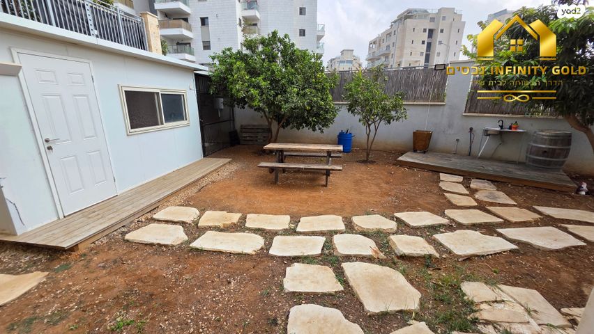 דירת גן, רובין 5, אבני חן, חריש