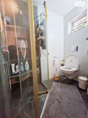 דירת גן, עובדיה מברטנורה 1, הצפון הישן - צפון, תל אביב יפו