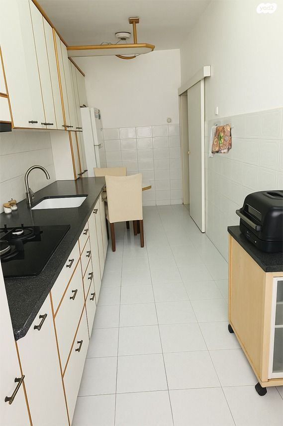 דירה, בית וגן 6, לב העיר, בת ים