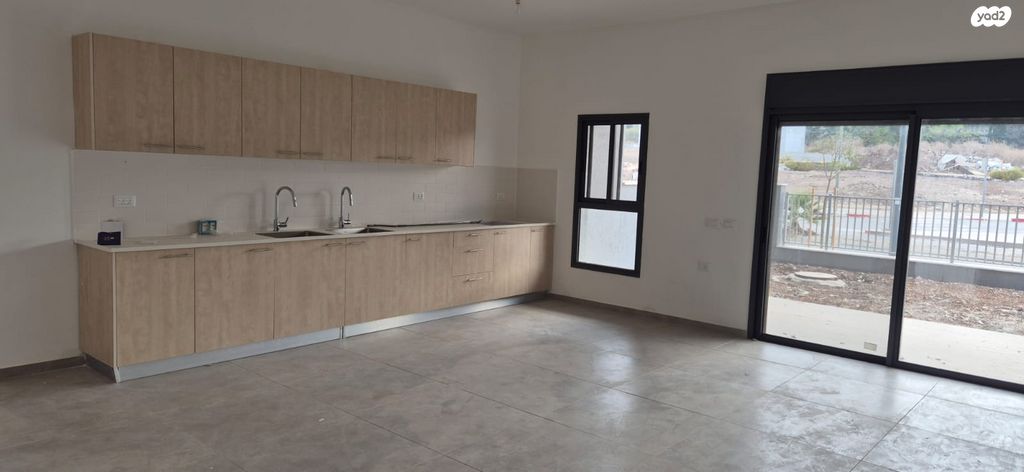 דירת גן, יצחק שמיר, עפולה