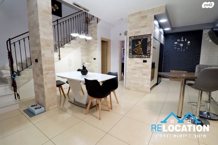 דו משפחתי, קרית אתא