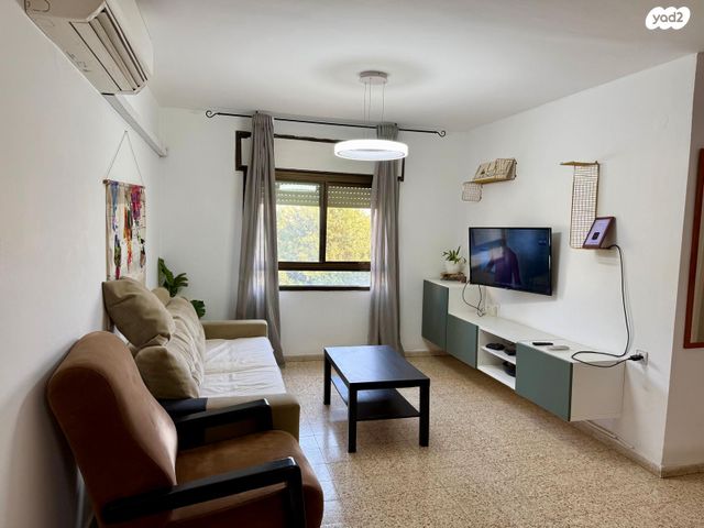 דירה, יהושע בן נון, המכבים, גבעת זאב