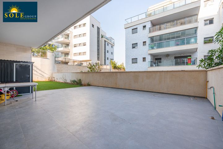 דירת גן, אחדות 28, חריש