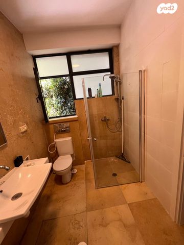 דירת גן, שדרות בן גוריון, הצפון הישן - צפון, תל אביב יפו