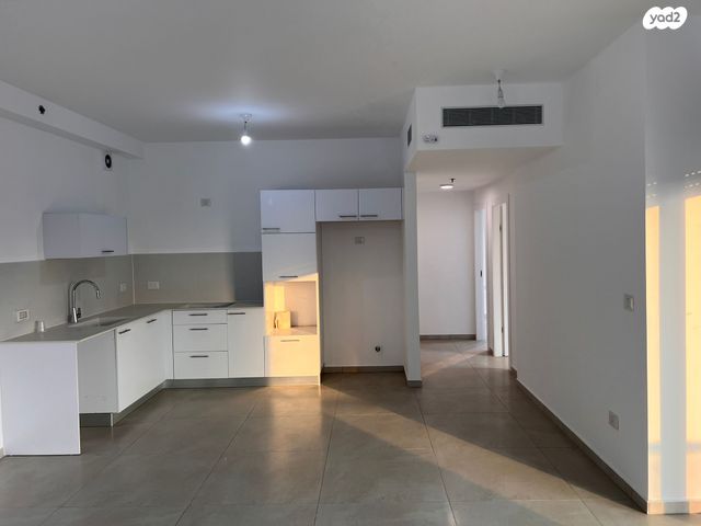 דירה, אמנון ליפקין שחק, נוף הטיילת, נתניה