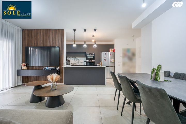 דירת גן, אחדות 28, חריש