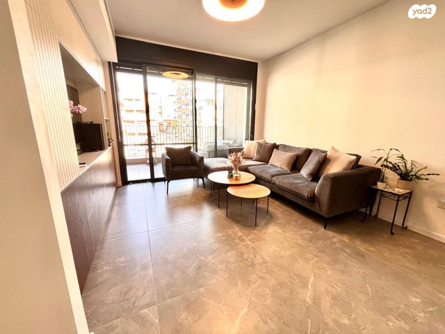 דירה, הדר, רמת השרון