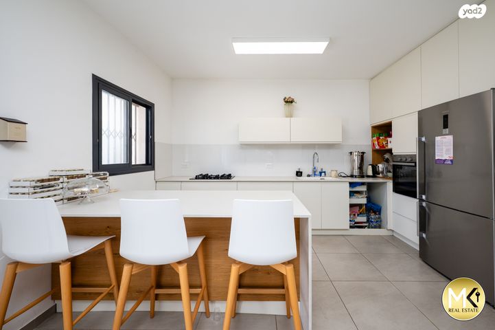 דירת גן, שעורה, פרדס חנה כרכור