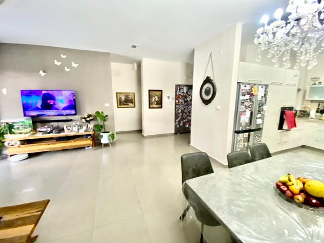 דירת גן, פתח תקווה