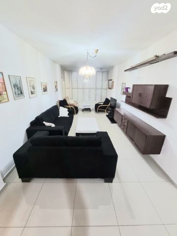 דירה, החשמונאים 50, לב העיר, בת ים