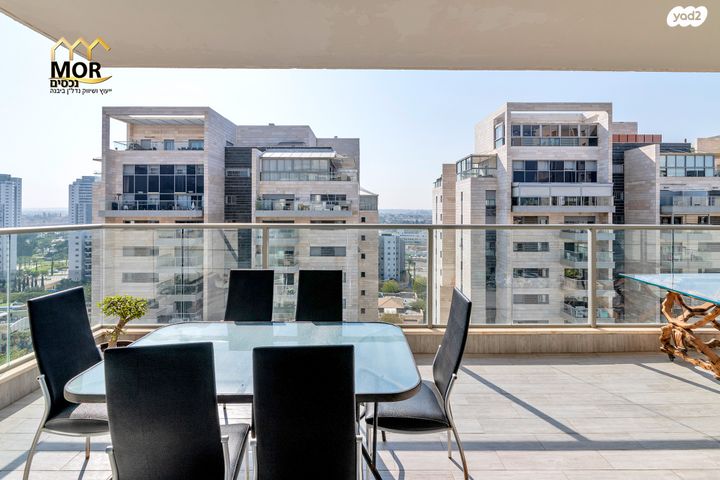 דירה, נאות רבין, יבנה