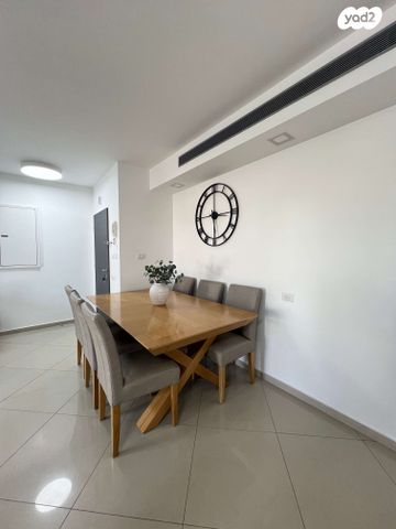 דירה, משה קהירי, רמות הרכס, באר שבע