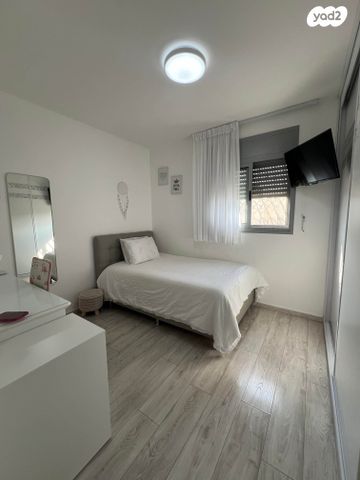 דירה, משה קהירי, רמות הרכס, באר שבע