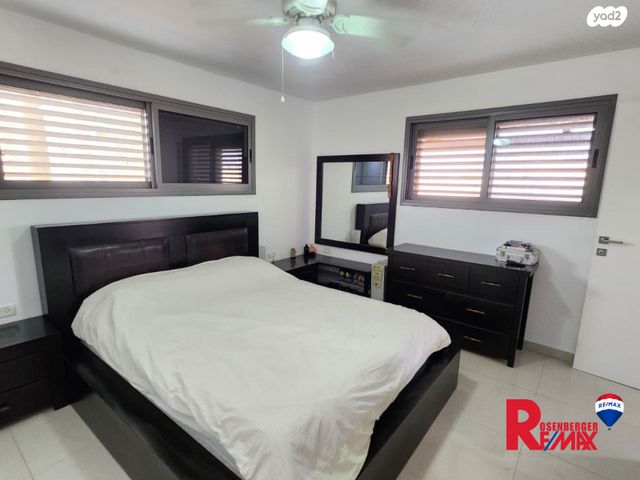 גג/ פנטהאוז, קדושי קהיר 26, נאות רחל, חולון