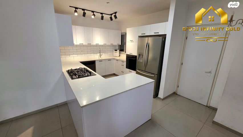 דירת גן, רובין 5, אבני חן, חריש