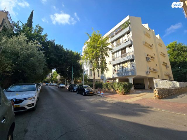 דירה, כפר סבא