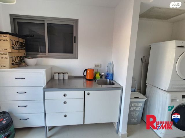 גג/ פנטהאוז, קדושי קהיר 26, נאות רחל, חולון