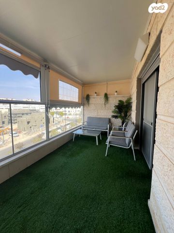 דירה, משה קהירי, רמות הרכס, באר שבע