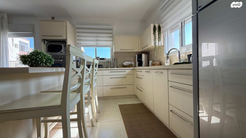 דירה, שלמה המלך, אחוזת כנרת, טבריה