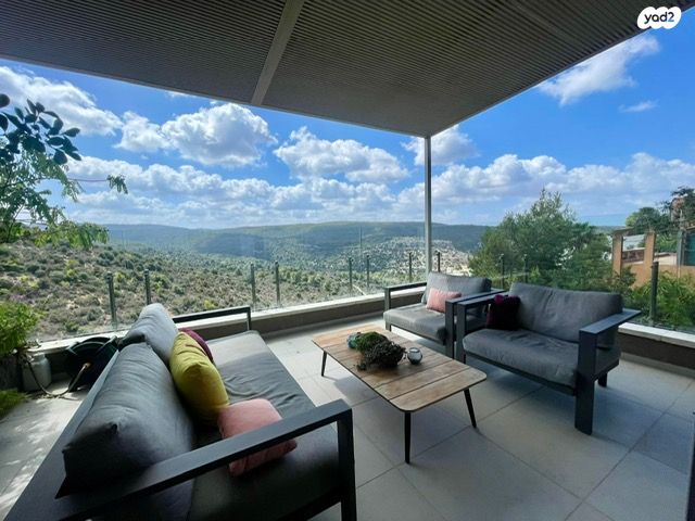 דו משפחתי, אסתר רבין, הוד הכרמל, דניה, חיפה