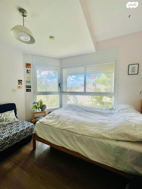 דו משפחתי, אסתר רבין, הוד הכרמל, דניה, חיפה