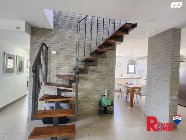 גג/ פנטהאוז, קדושי קהיר 26, נאות רחל, חולון