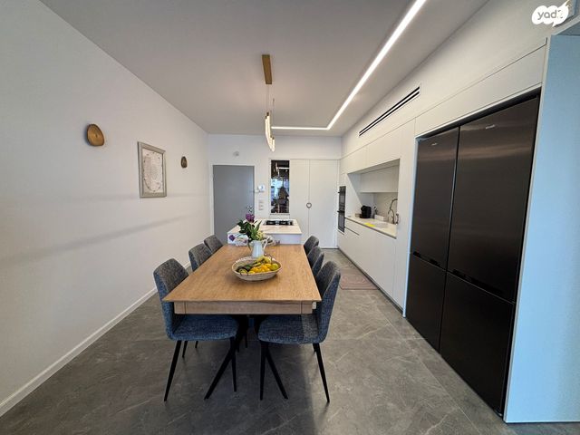 דירה, הדר, רמת השרון