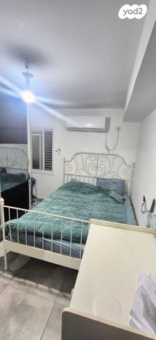 דו משפחתי, בית שאן