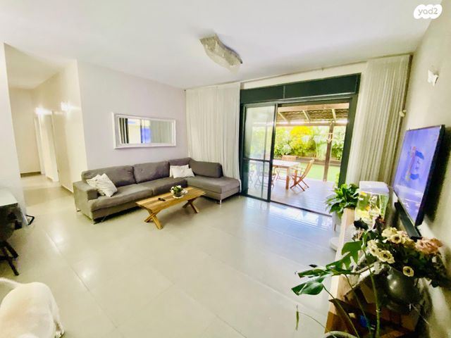 דירת גן, פתח תקווה