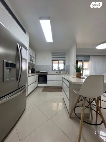 דירה, משה קהירי, רמות הרכס, באר שבע