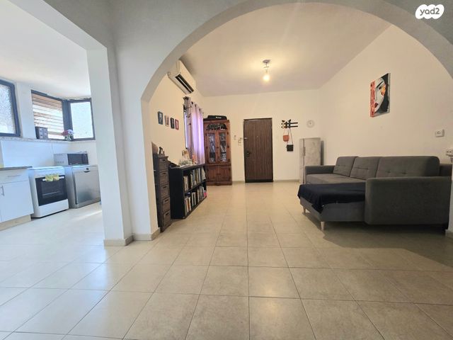 דו משפחתי, הרימונים, בית אליעזר, חדרה