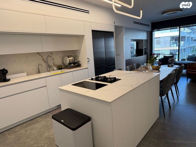 דירה, הדר, רמת השרון