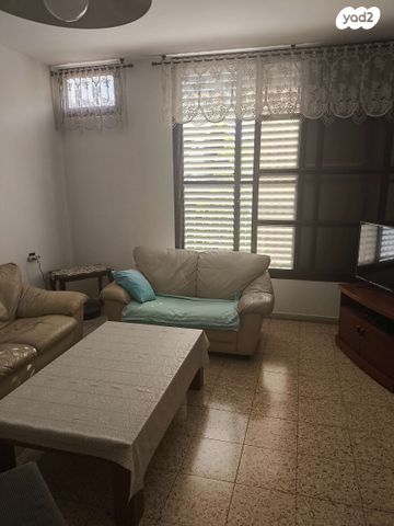 דירה, כפר סבא