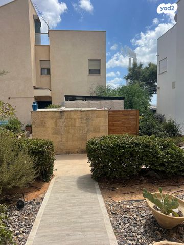 תיירות ונופש, קיסריה