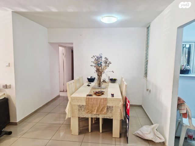 מעפילי אגוז 72