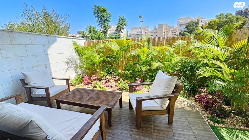 דירת גן, שלונסקי, 2003, רעננה