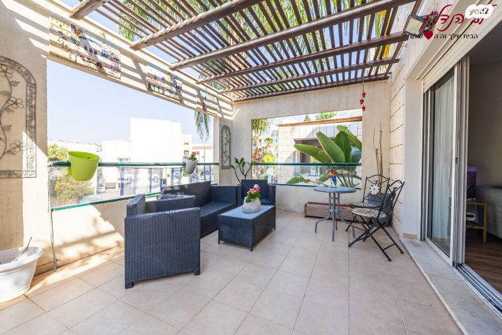 דירת גן, אלמוגן, הנחלים, מודיעין מכבים רעות