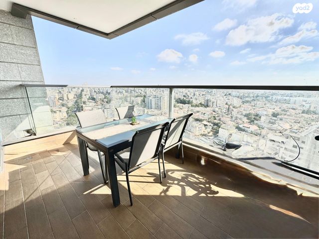 דירה, שעריים, רחובות