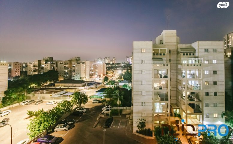 דירה, הר הצופים, רחובות ההולנדית, רחובות