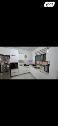 דירת גן, חורשת האקליפטוס, אדמית / יערית, שלומי