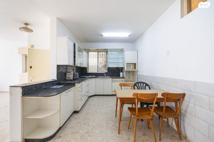 דירת גן, הרב עוזיאל, בית וגן, ירושלים