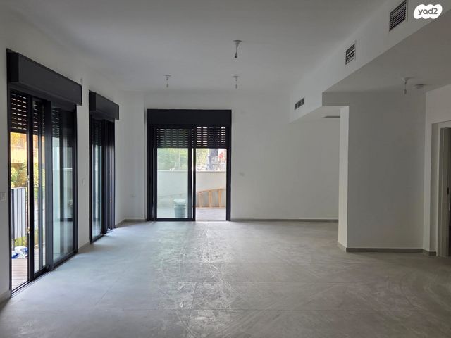 דירת גן, רמת השרון