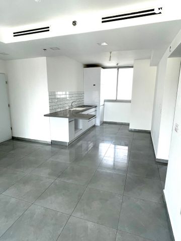 דירה, קרן קיימת לישראל, אברמוביץ', ראשון לציון