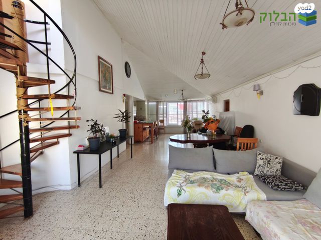 דופלקס, רמב"ם, ראשון לציון